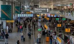 Holiday Airfare: The Booking Window That Saves Most